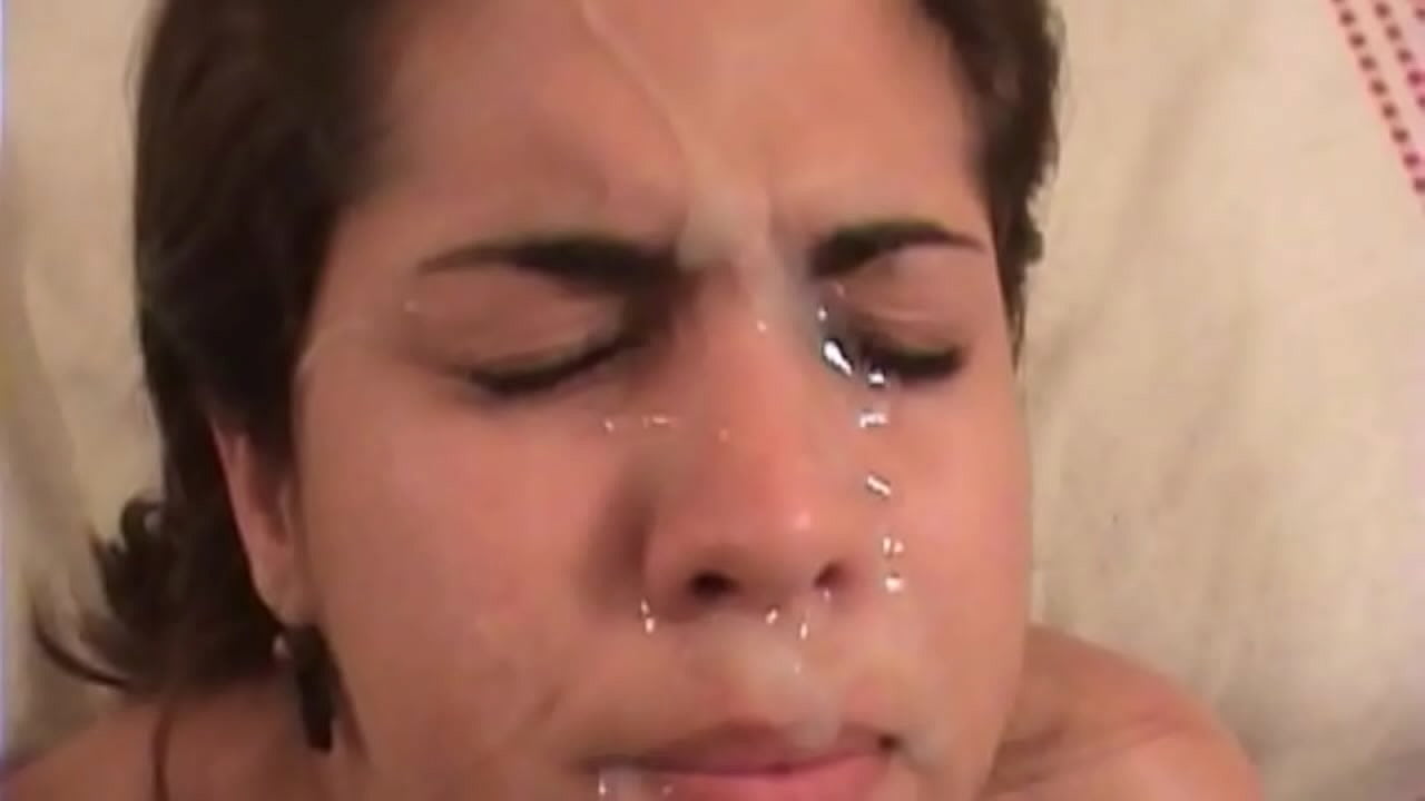 Frumoasa brunetă latină face sex dur